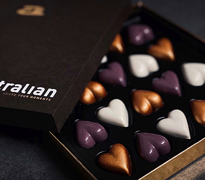 Luxurious pralines heart selection